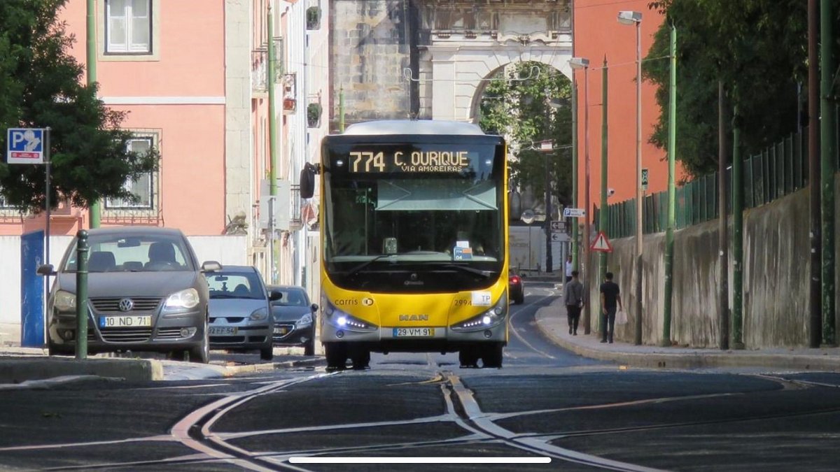 70 автобусів на природному газі та 33 мікроавтобуси для громадського транспорту