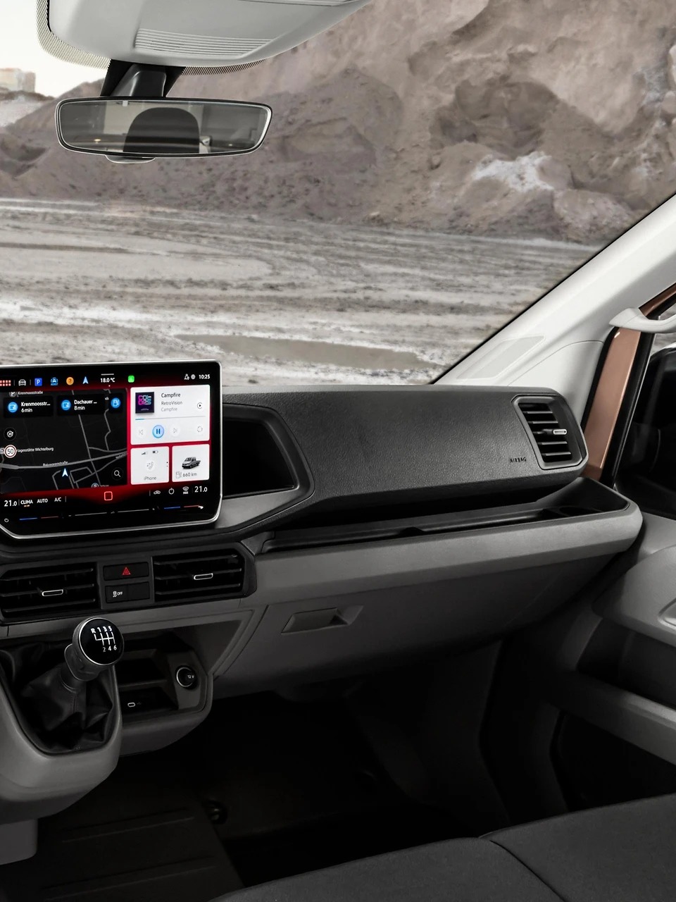 Продумана система полиць для зберігання