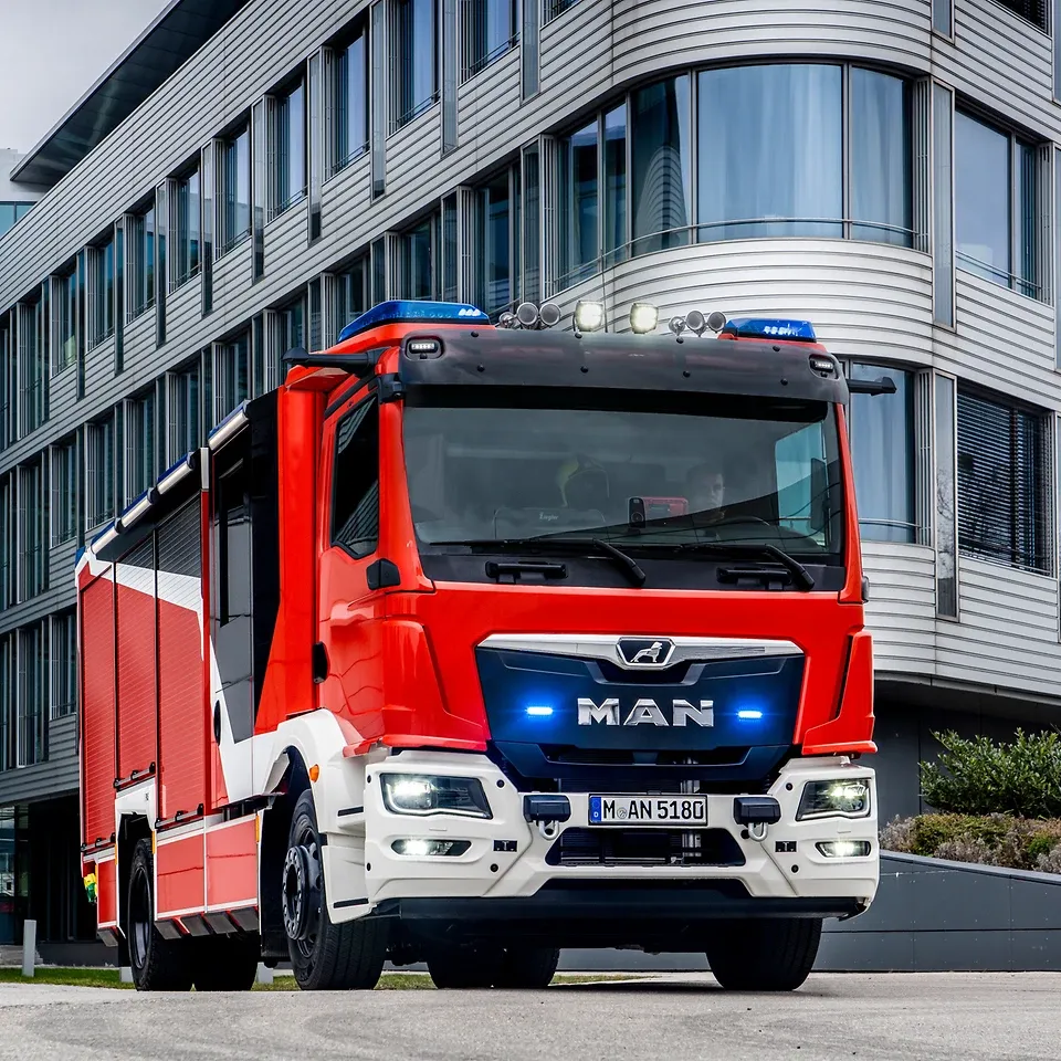 Пожежні автомобілі і автомобілі кумунальних служб