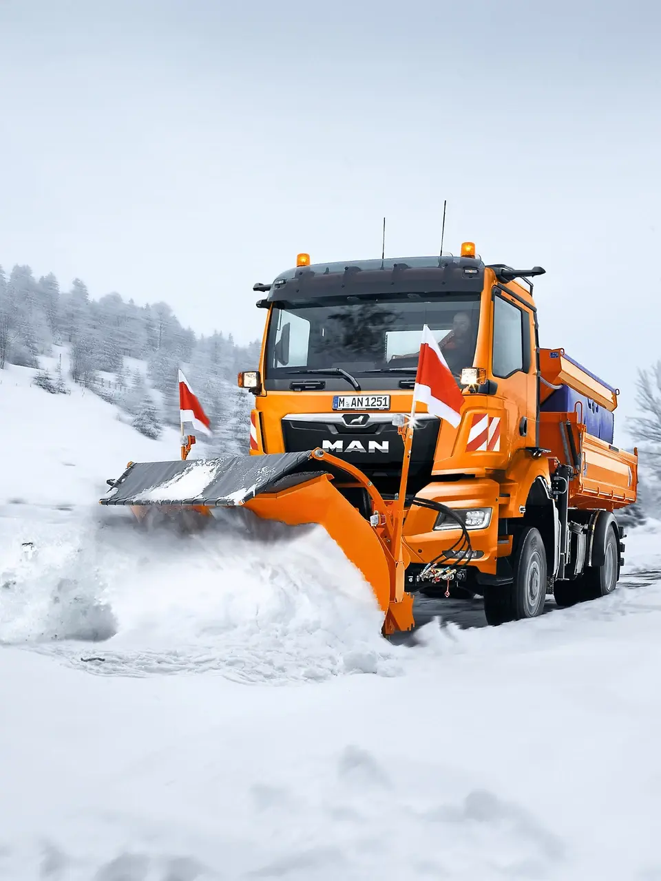Автомобілі MAN для зимової служби: Автомобілі для прибирання та посипання